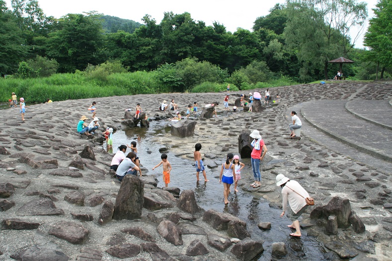 蛇石せせらぎ公園