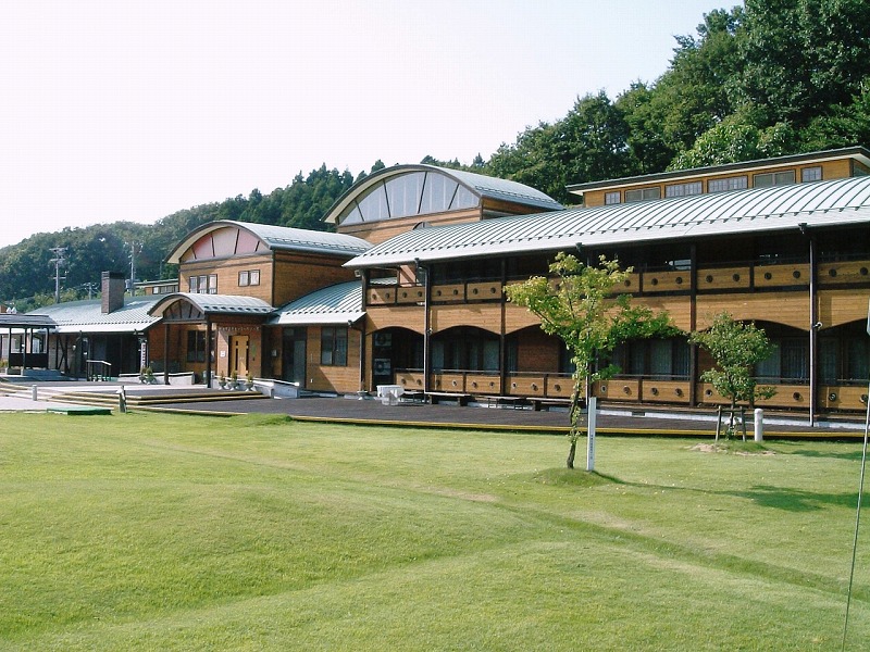 公園の中の宿　ロマン館