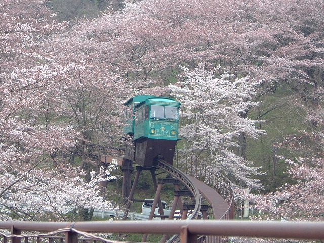 船岡城址公園スロープカー