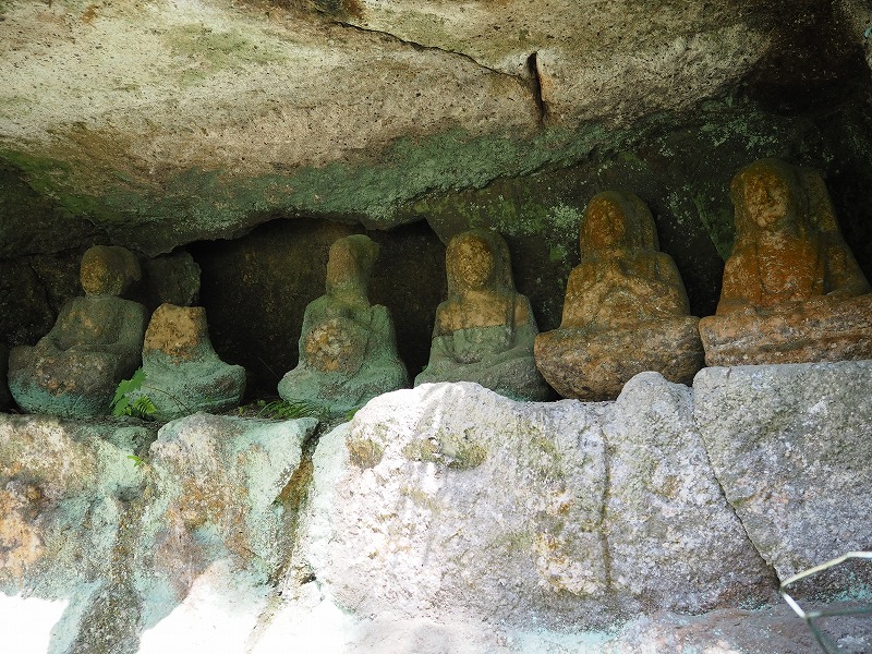 富沢磨崖仏群