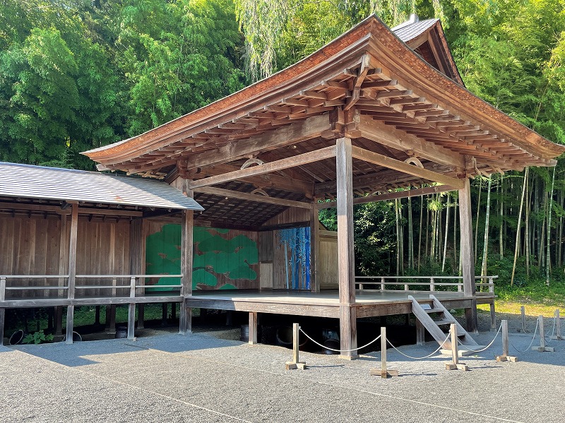 伝統芸能伝承館「森舞台」