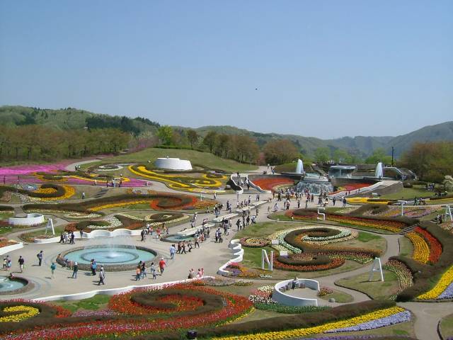 国営みちのく杜の湖畔公園