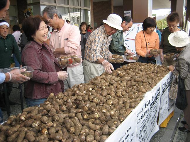 地場産品直売会「ございん市」