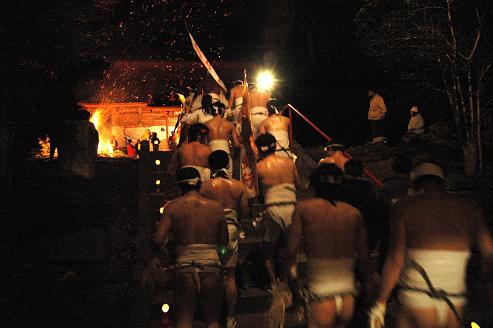 かくだどんと祭裸参り